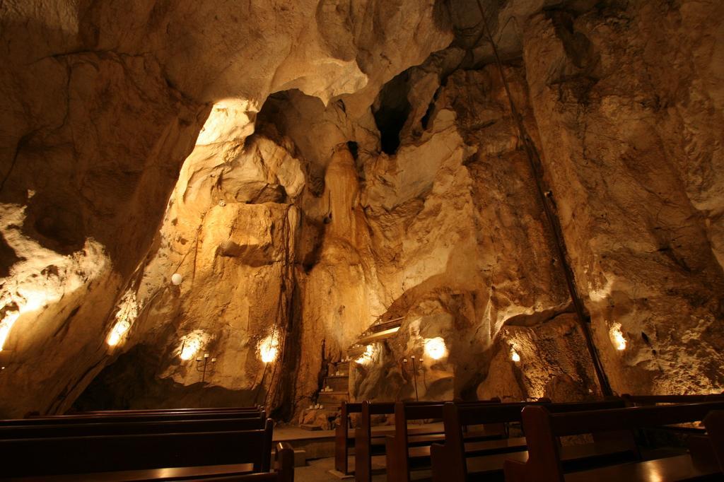 Capricorn Caves Rockhampton Exterior foto